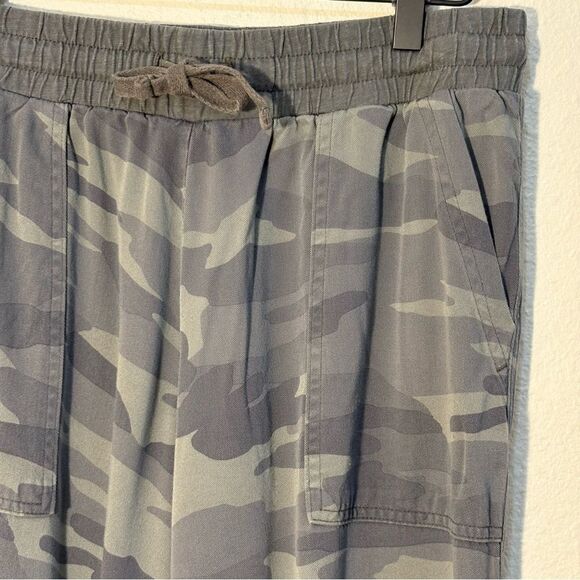 Splendid Camouflage Joggers Women’s Green S Pockets Banded Ankle. - Picture 3 of 9